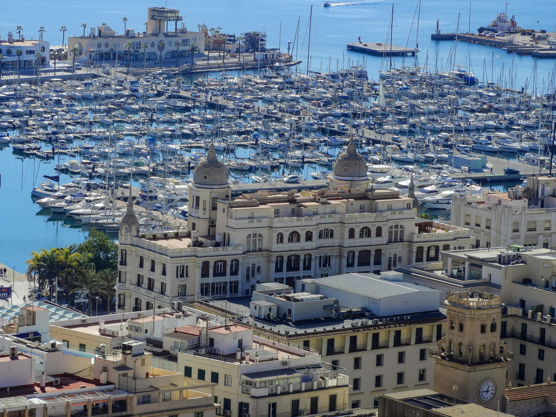 Alicante — local identity