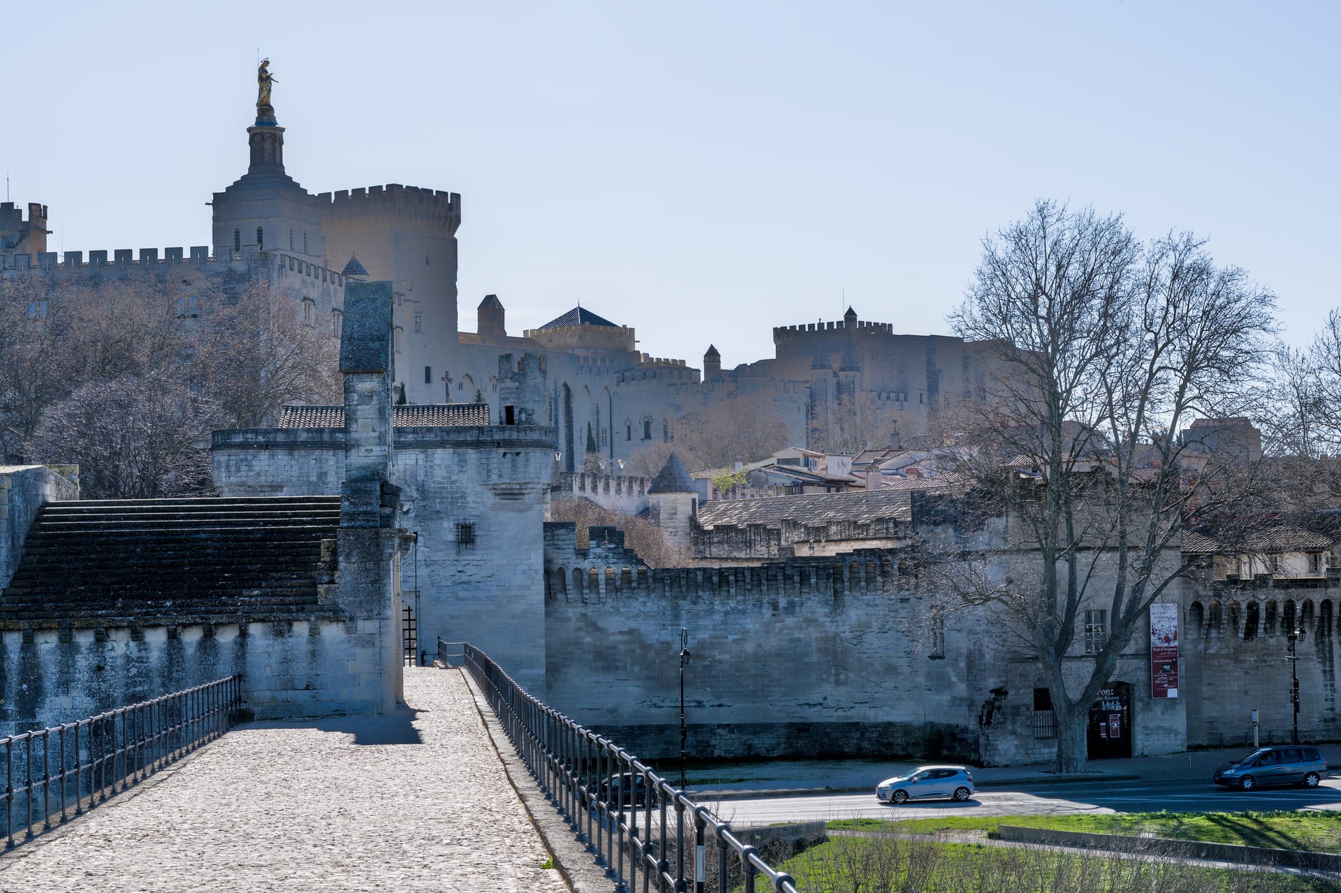 Avignon — local identity