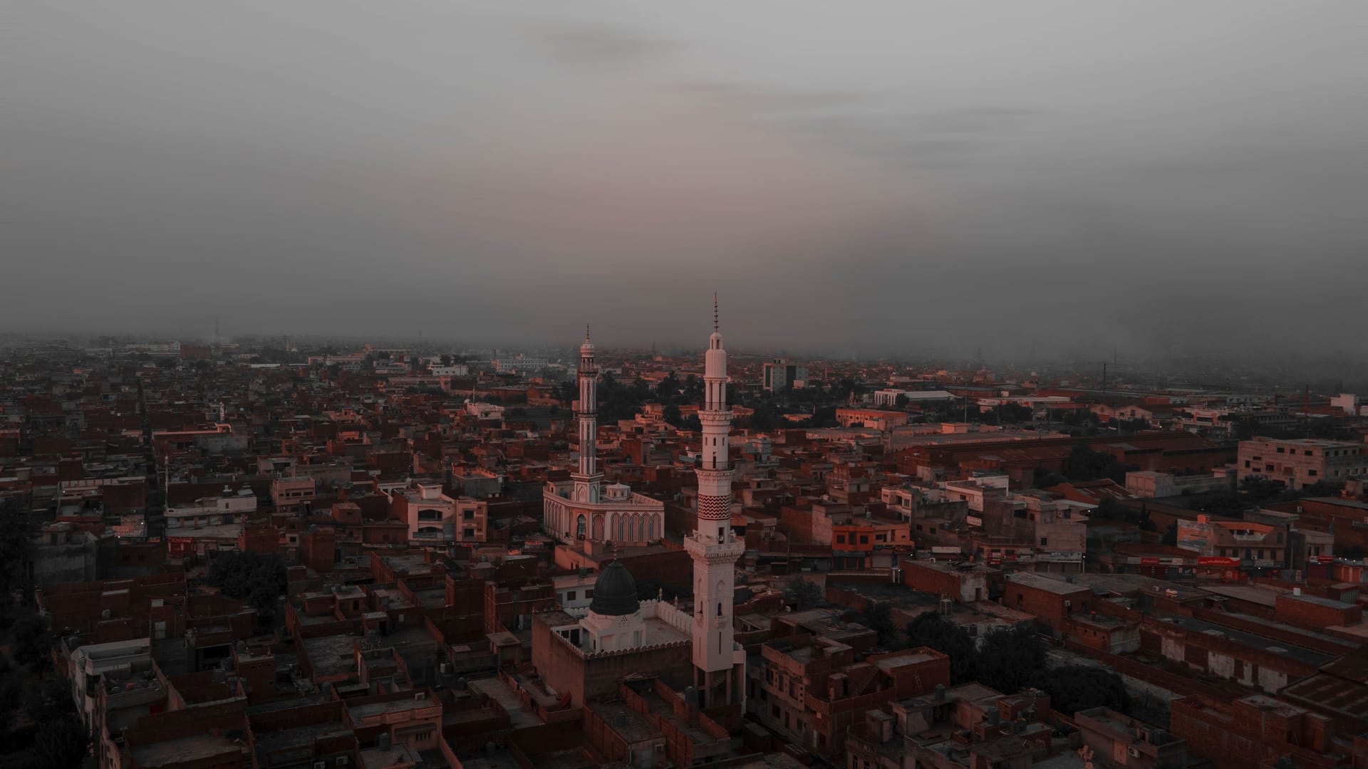 Dera Ghazi Khan — local identity