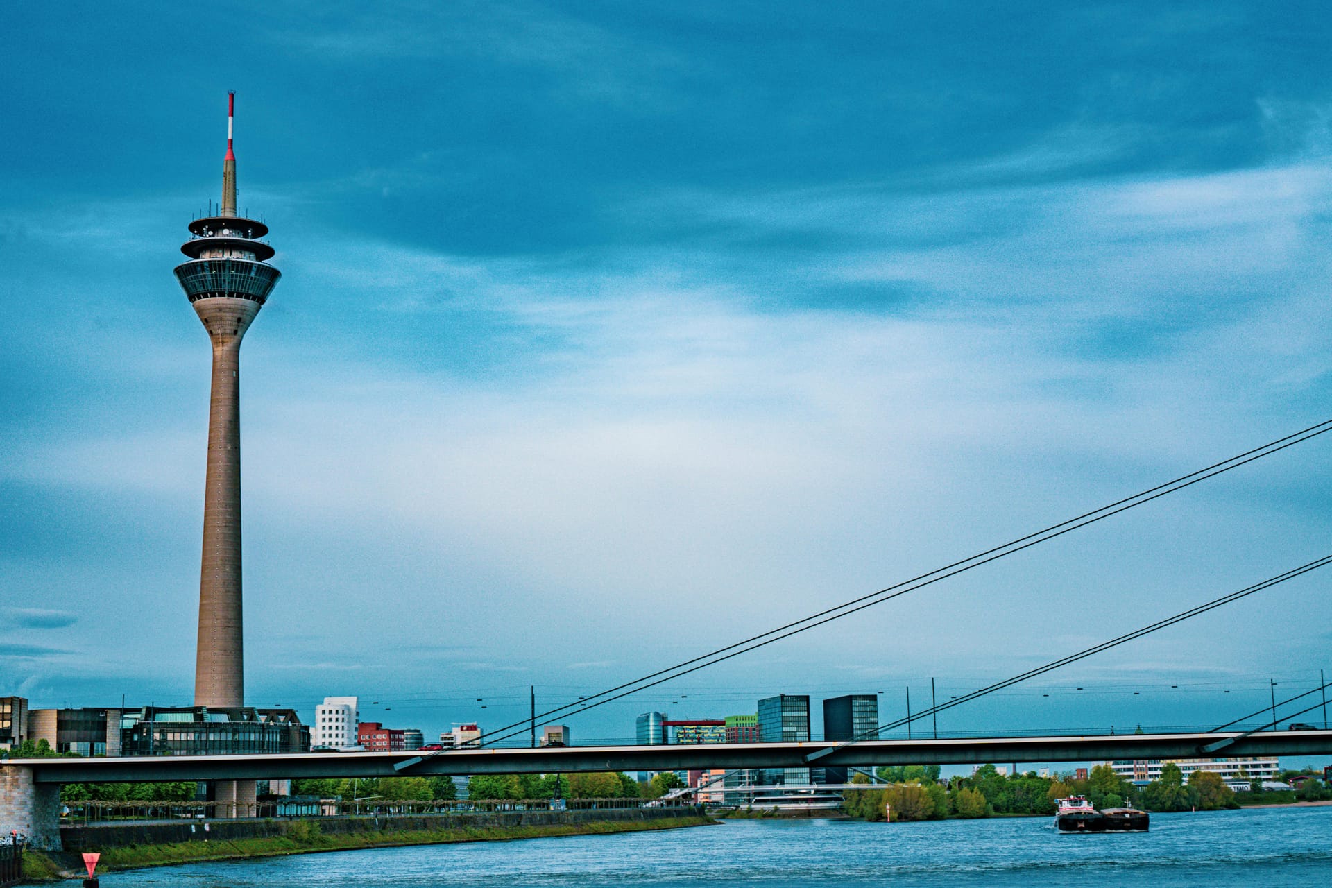 Düsseldorf — local identity
