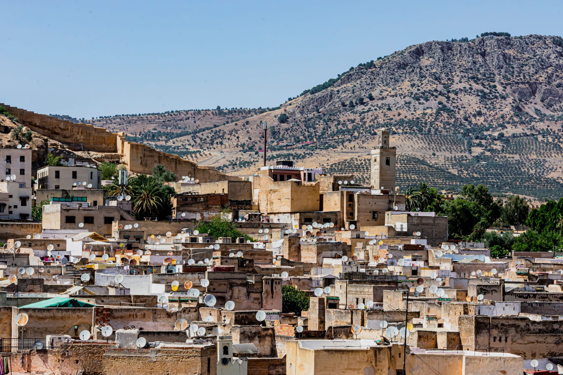 El Hassana — local identity