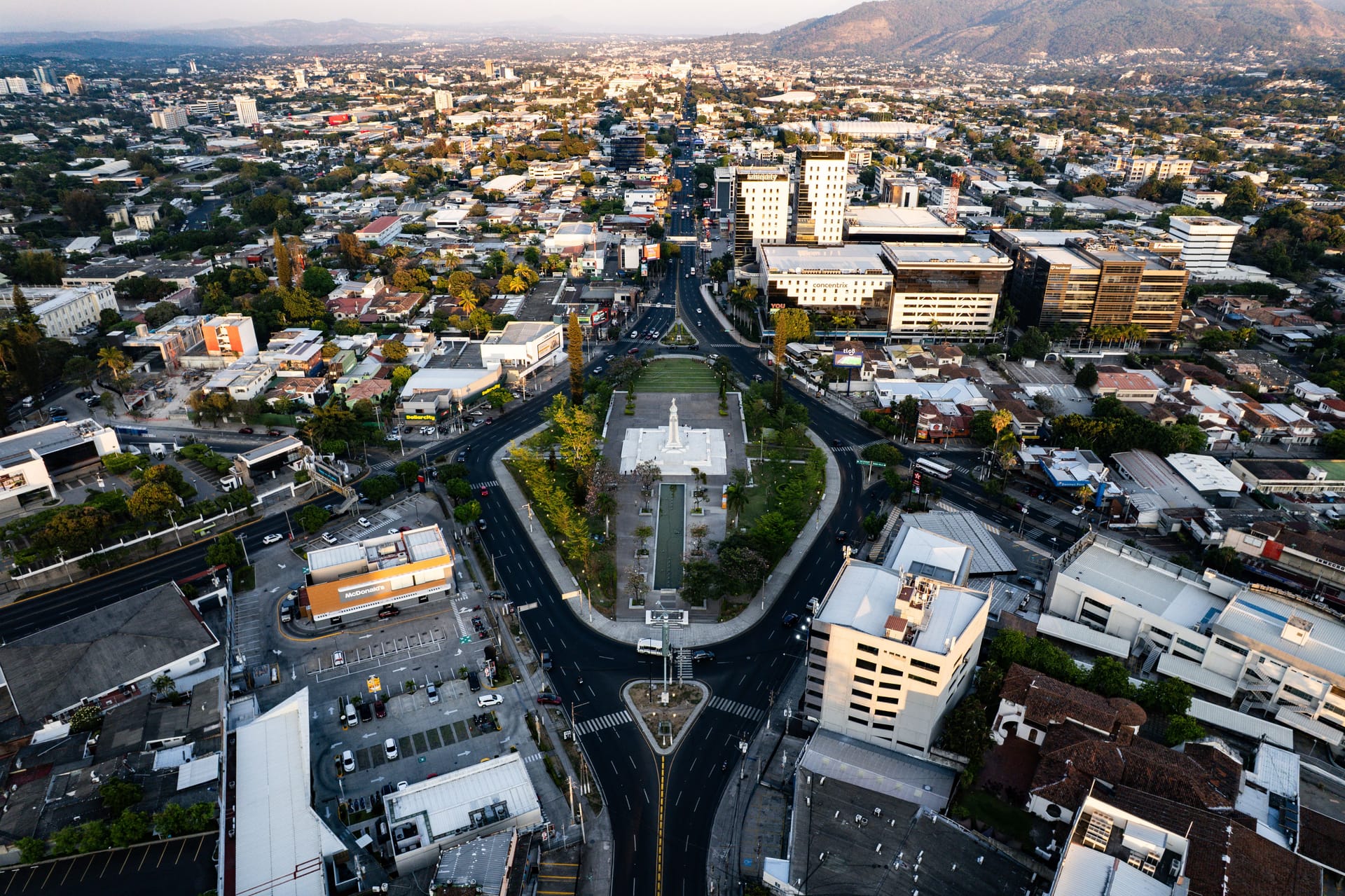 El Palomar — local identity