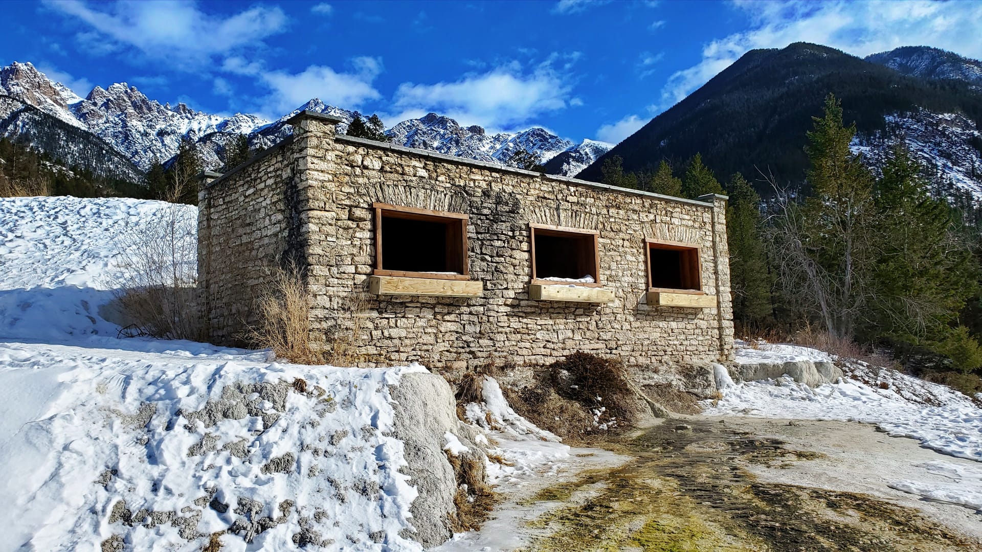 Fairmont Hot Springs — local identity