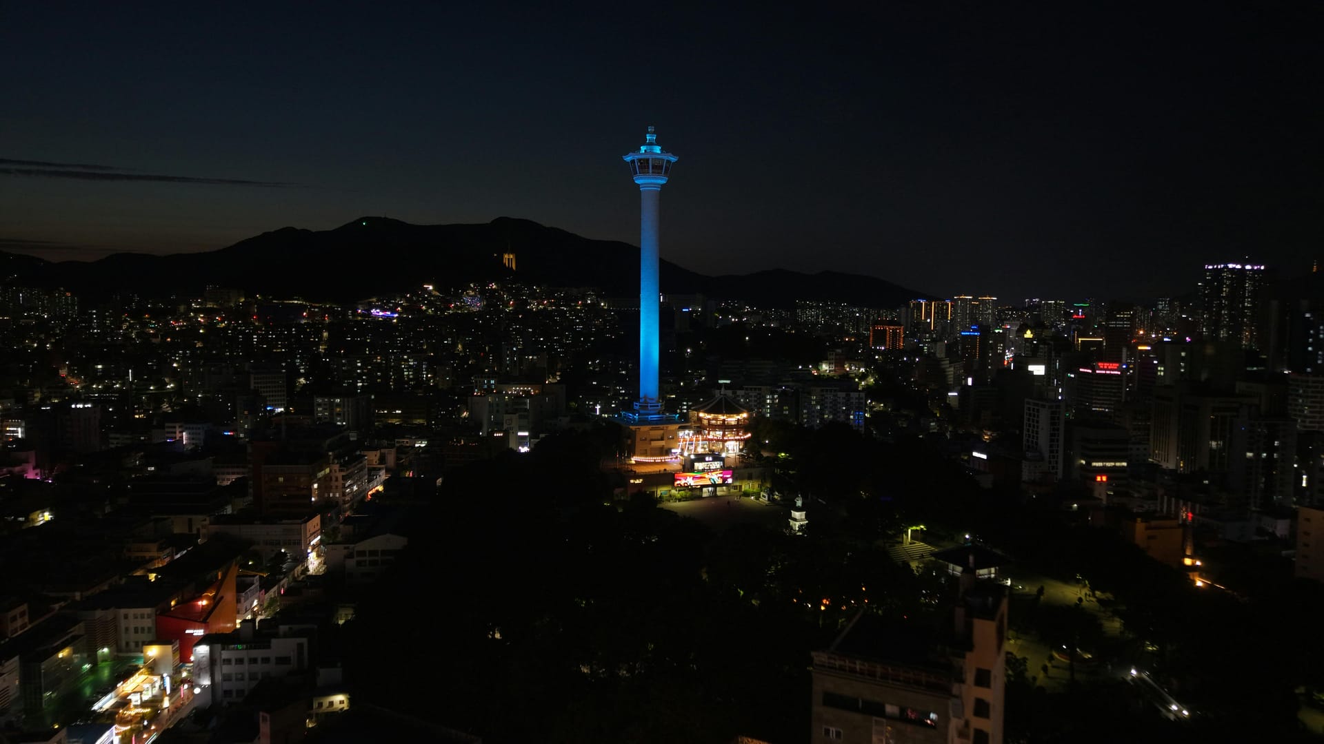 Gonghang-ro — local identity