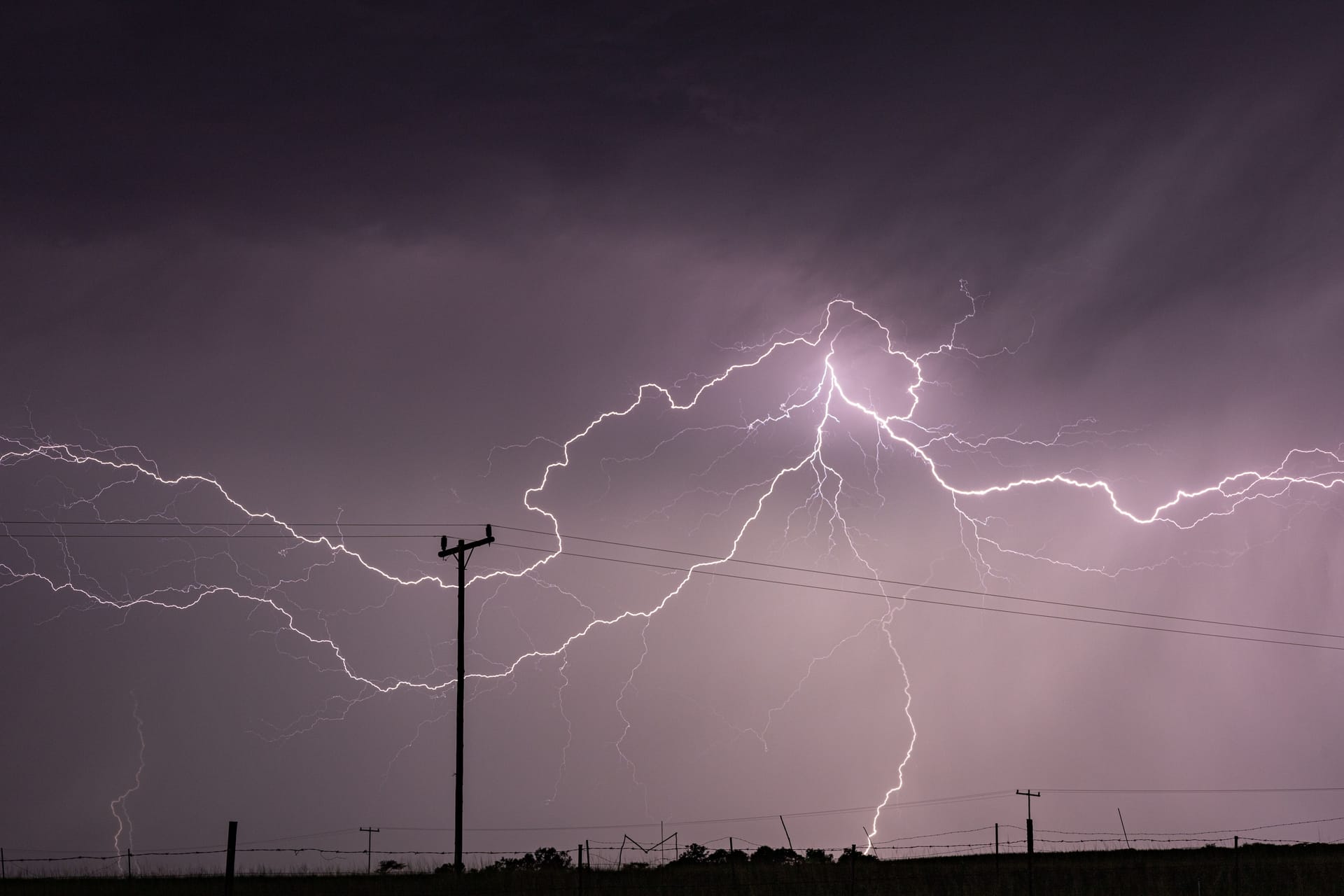 Lightning Ridge — local identity