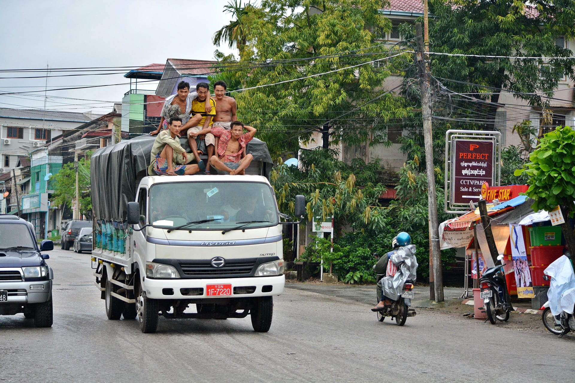 Mawlamyine — local identity