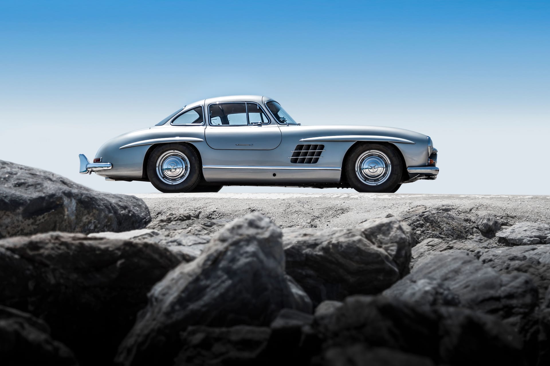 Mercedes — local identity