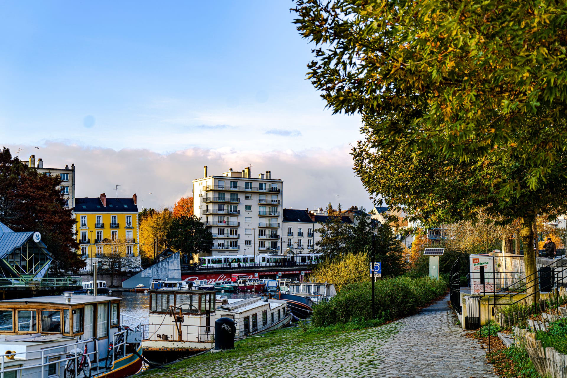 Nantes — local identity