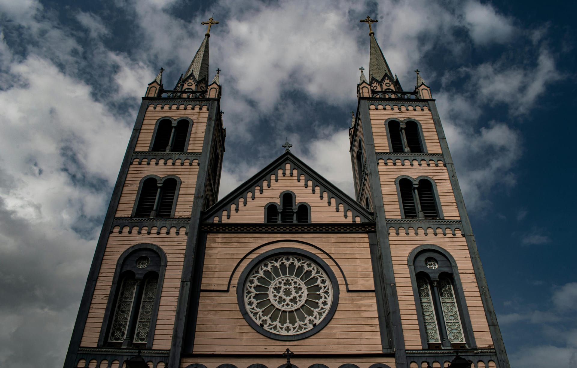 Paramaribo — local identity