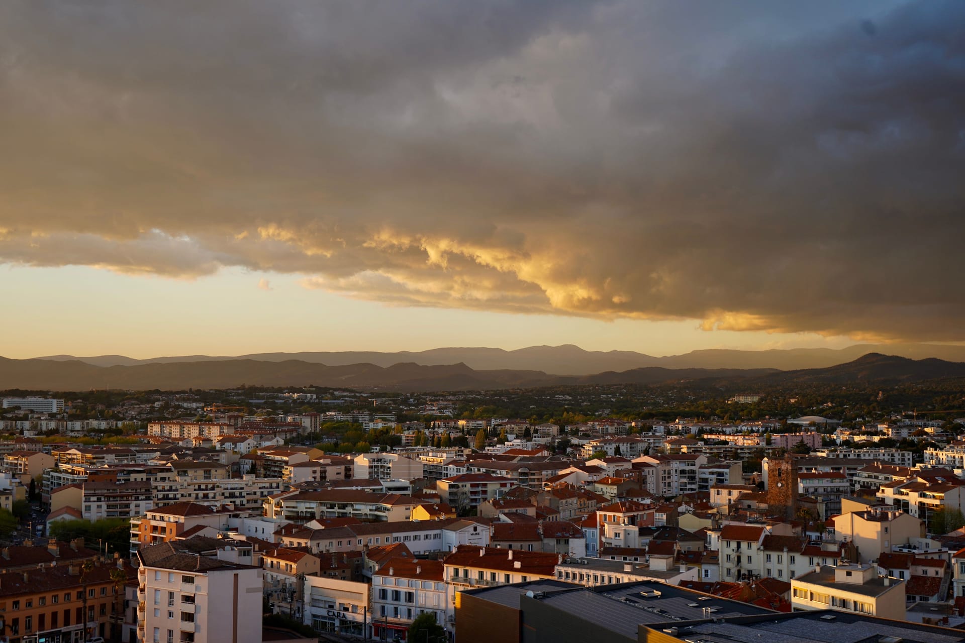 Perpignan/Rivesaltes — local identity