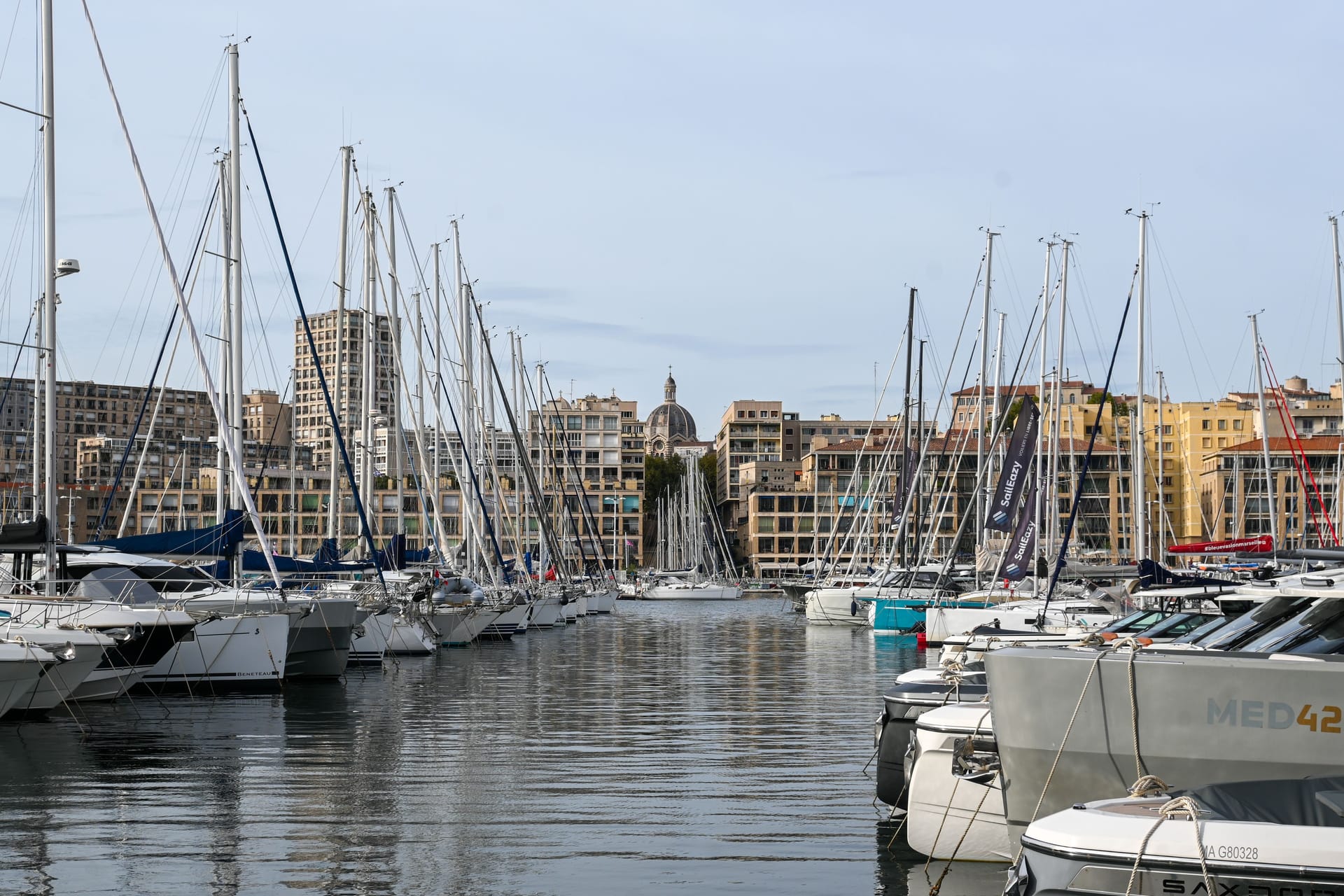 Port-Menier — local identity