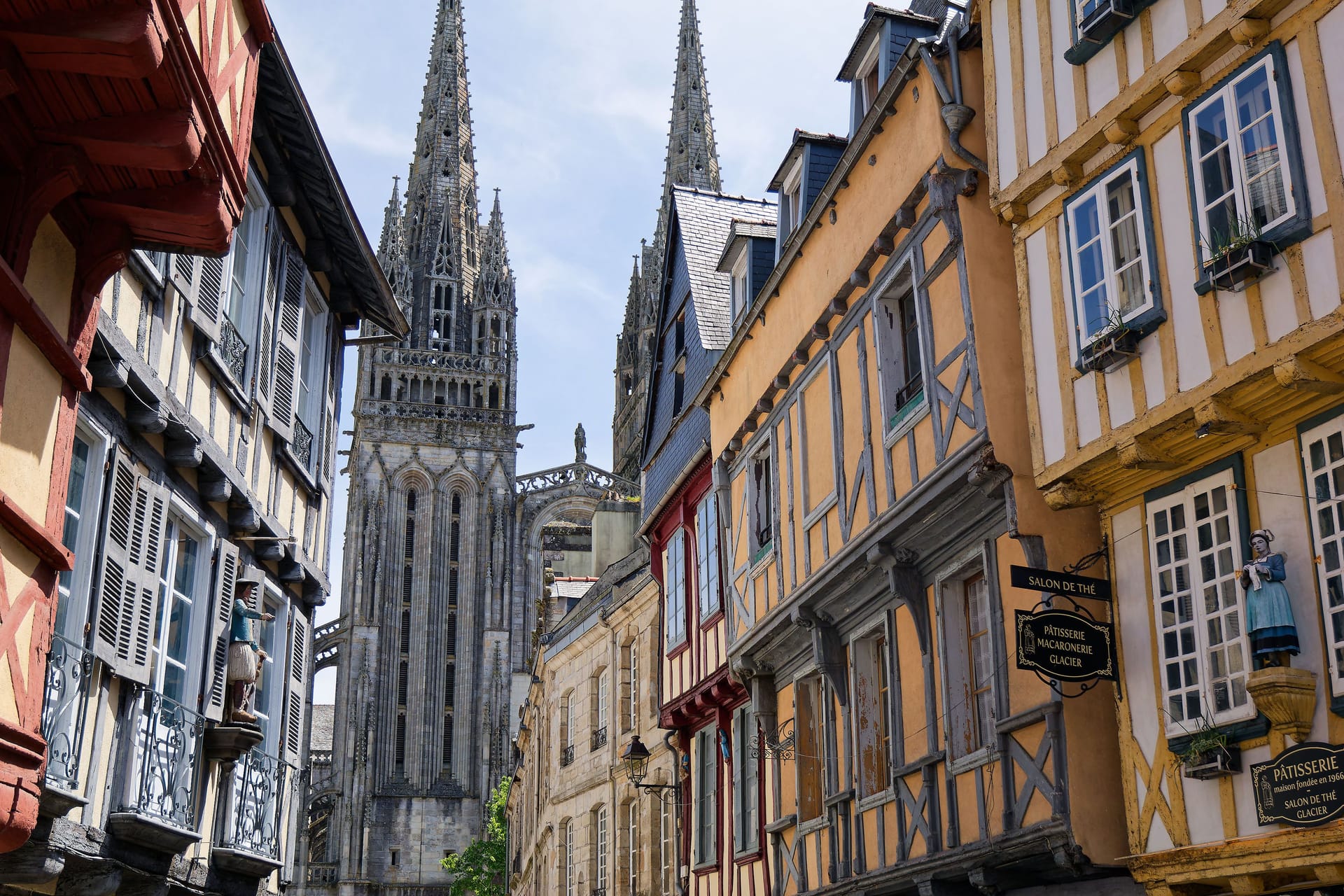 Quimper/Pluguffan — local identity