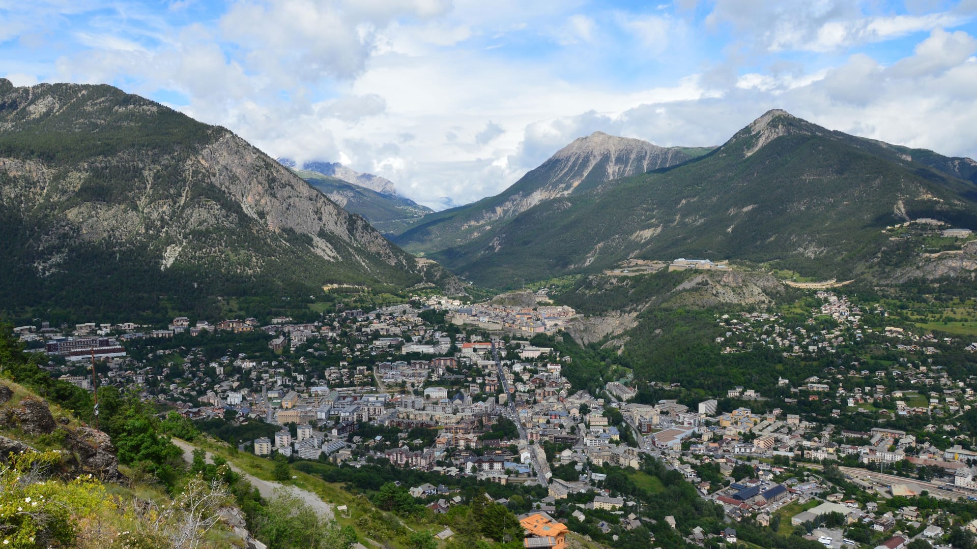 Saint-Pierre — local identity