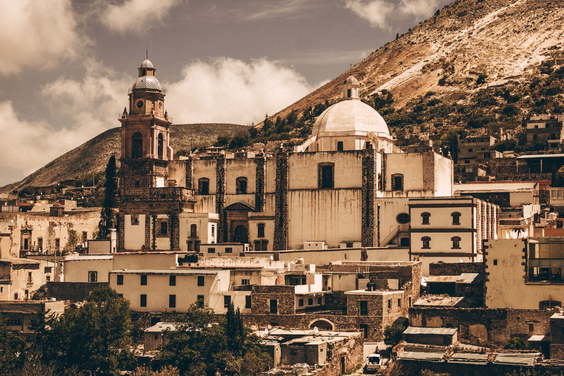 San Luis — local identity