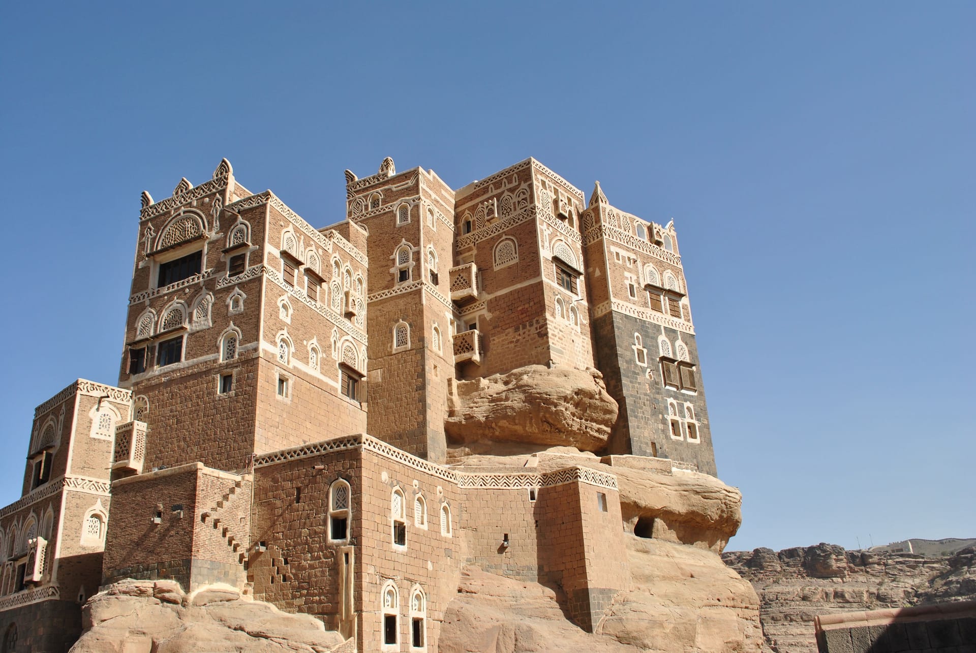 Sanaa — local identity