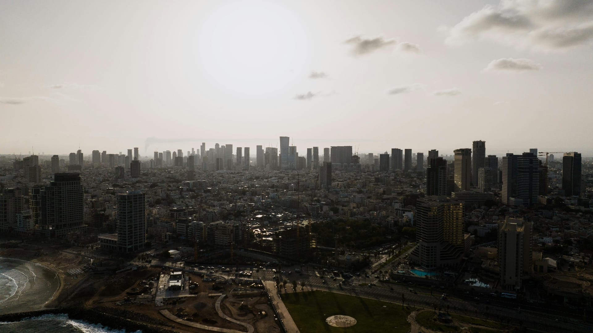 Tel Aviv — local identity