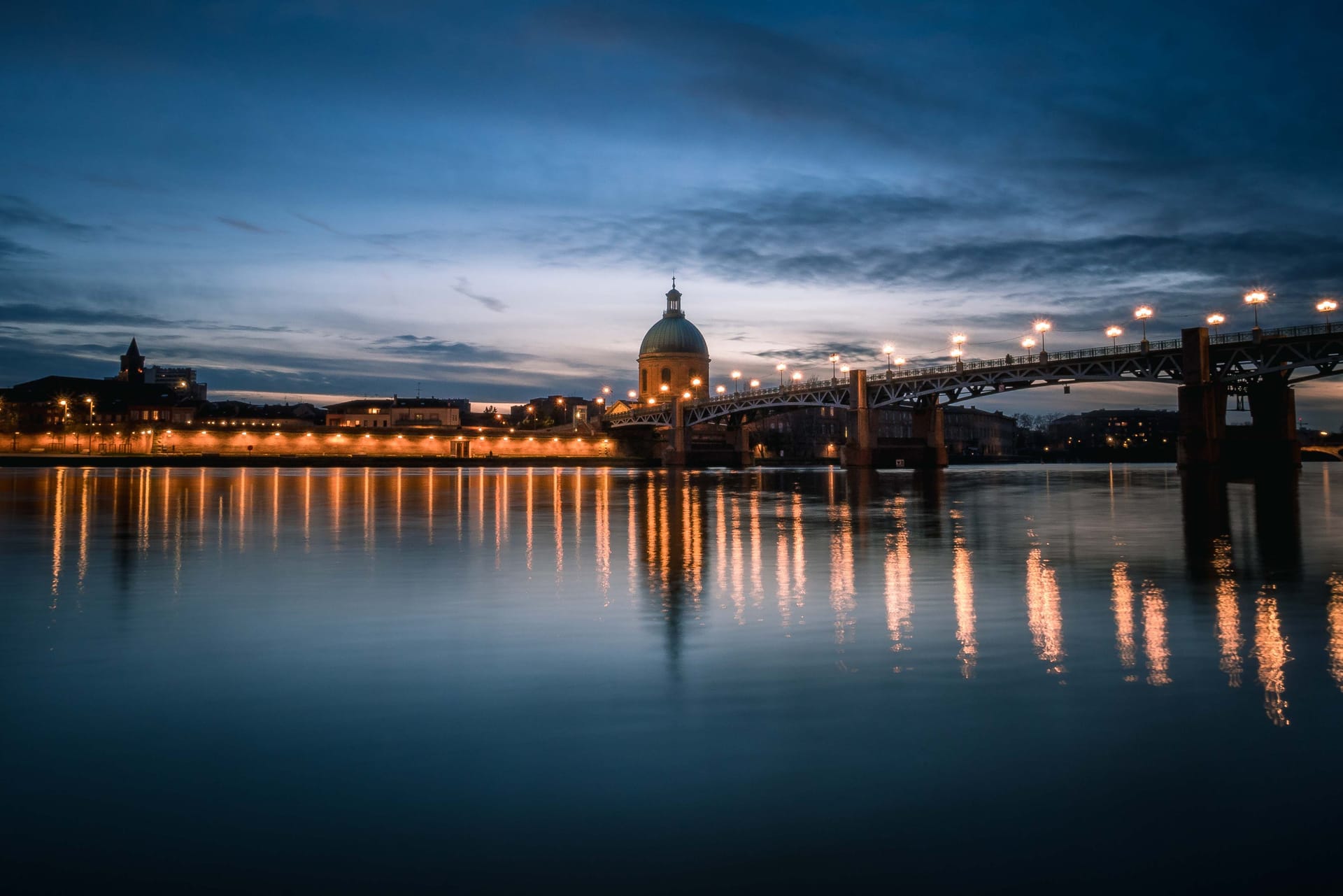 Toulouse/Blagnac — local identity