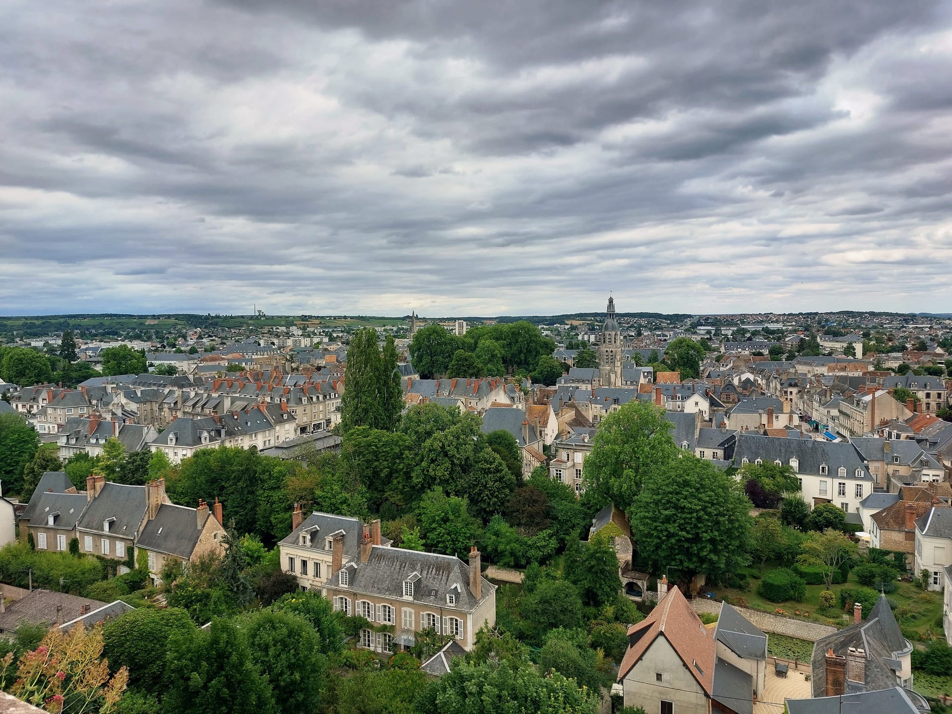 Tours, Indre-et-Loire — local identity